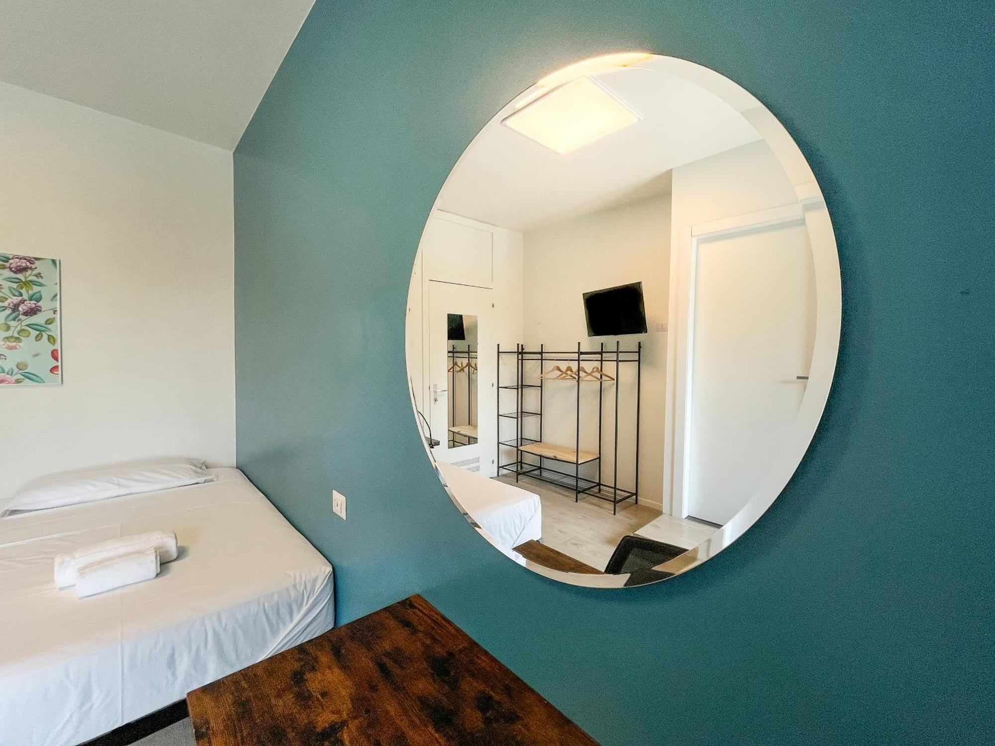 Rrrapido Colorful Rooms - Assago อาซซาโก ห้อง รูปภาพ