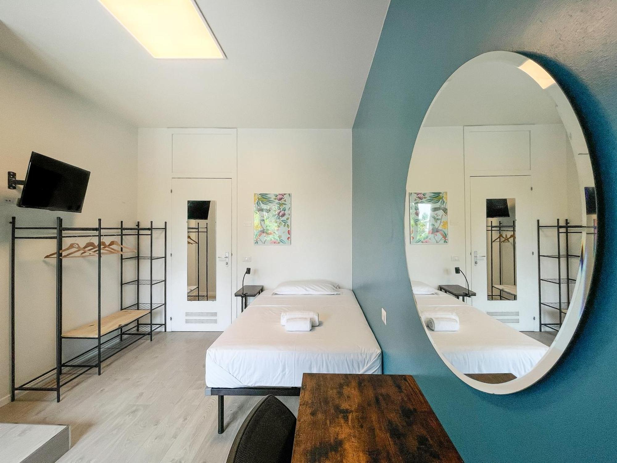 Rrrapido Colorful Rooms - Assago อาซซาโก ภายนอก รูปภาพ